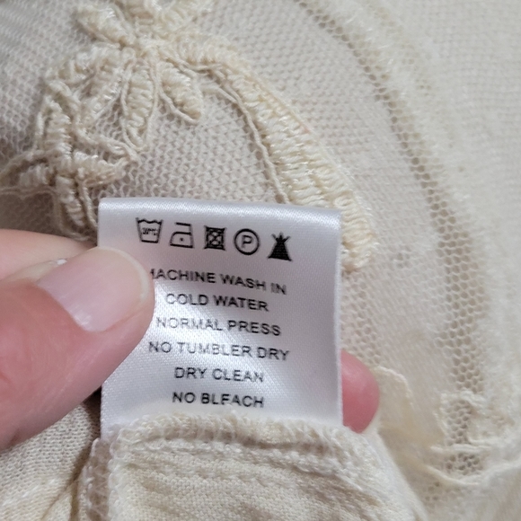 Buckle Sixes & Sevens cream embroidered mesh blouse size xs - Picture 10 of 10